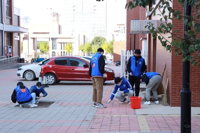 劳动场景2.JPG 劳动场景2.JPG