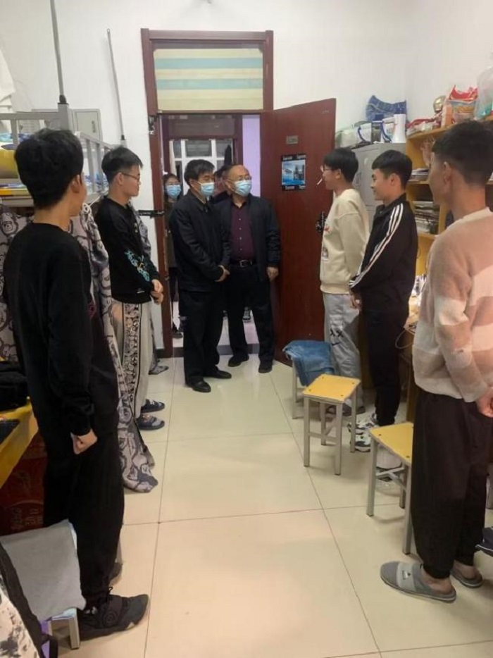 陈书记.jpg 陈书记.jpg