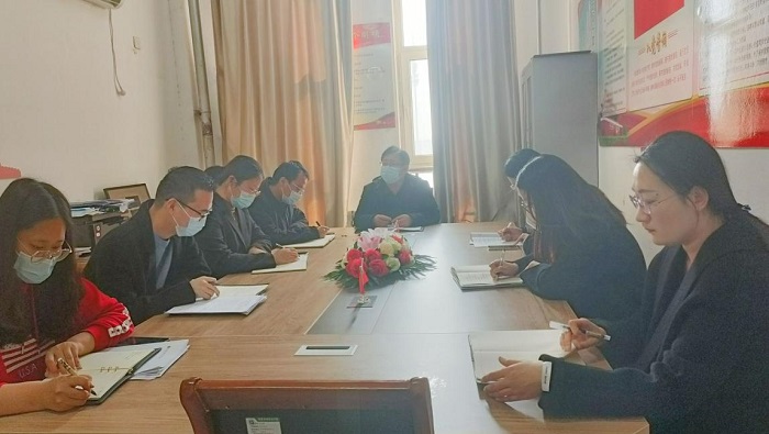 经贸学生.jpg 经贸学生.jpg